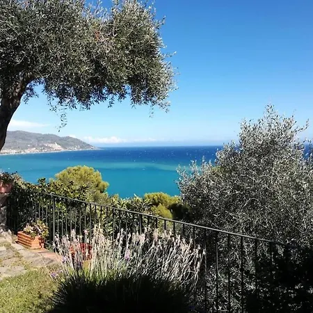 Holiday home Villino Elda Diano Marina